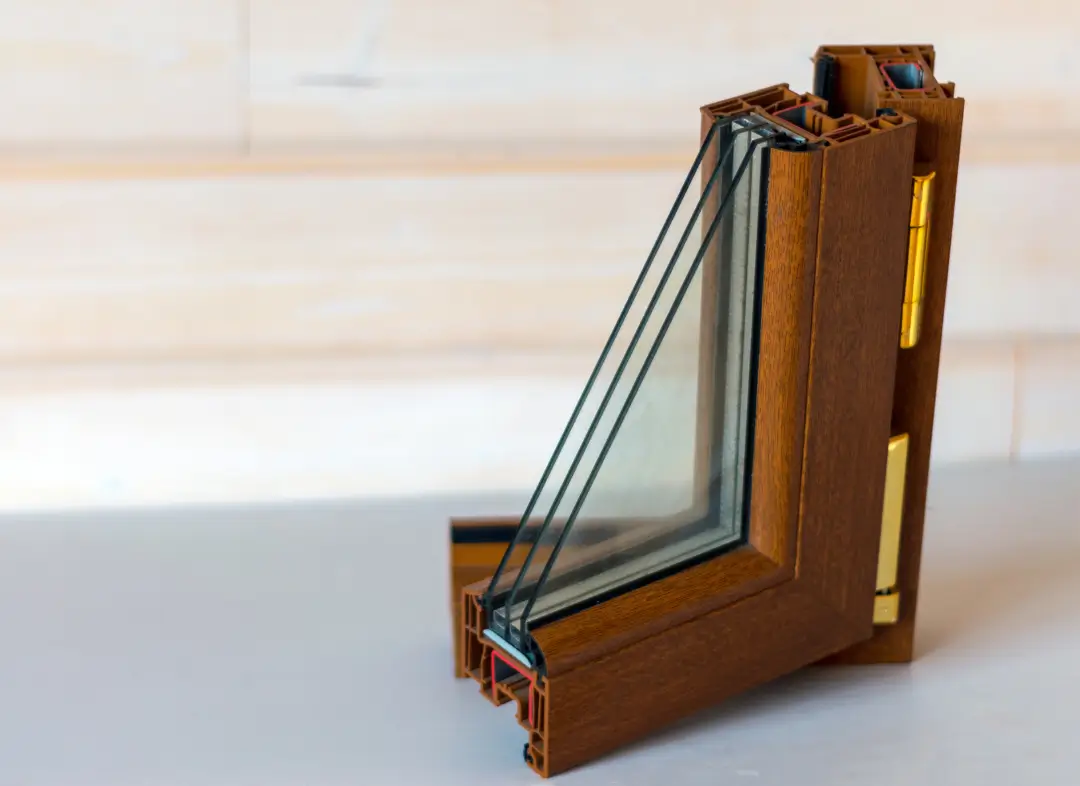 Installation de fenêtre en bois sur mesure Chaniers